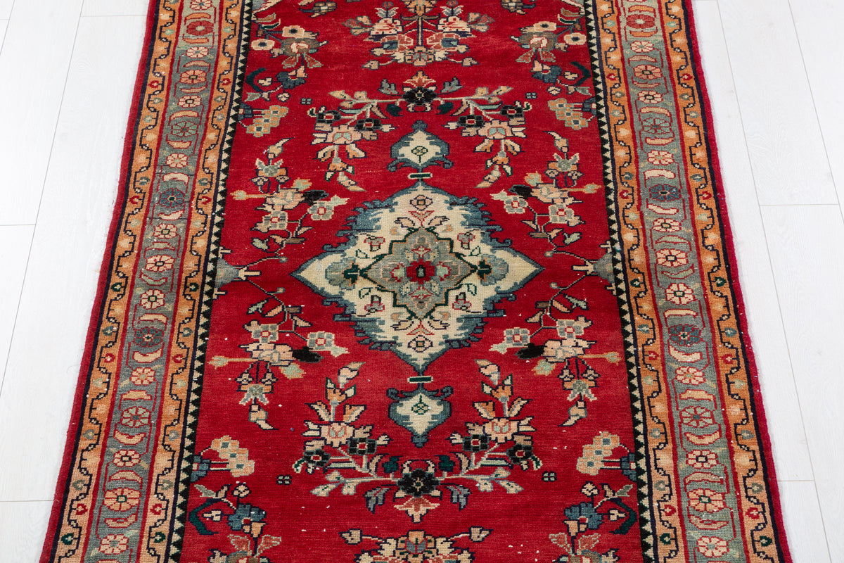 Vintage Floral Medallion Runner Rug, Red – 8' 9" x 3' 8" (267 x 111 cm)