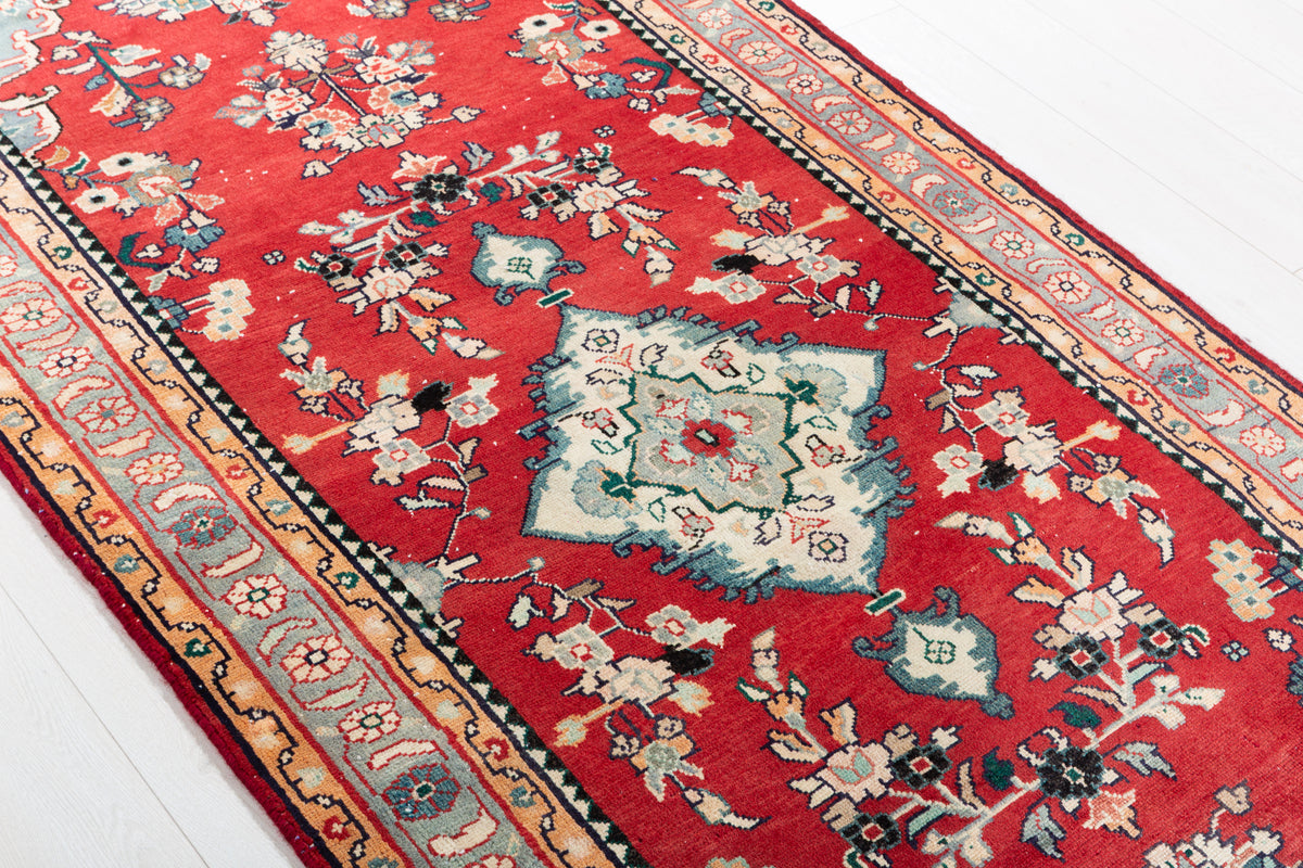 Vintage Floral Medallion Runner Rug, Red – 8' 9" x 3' 8" (267 x 111 cm)