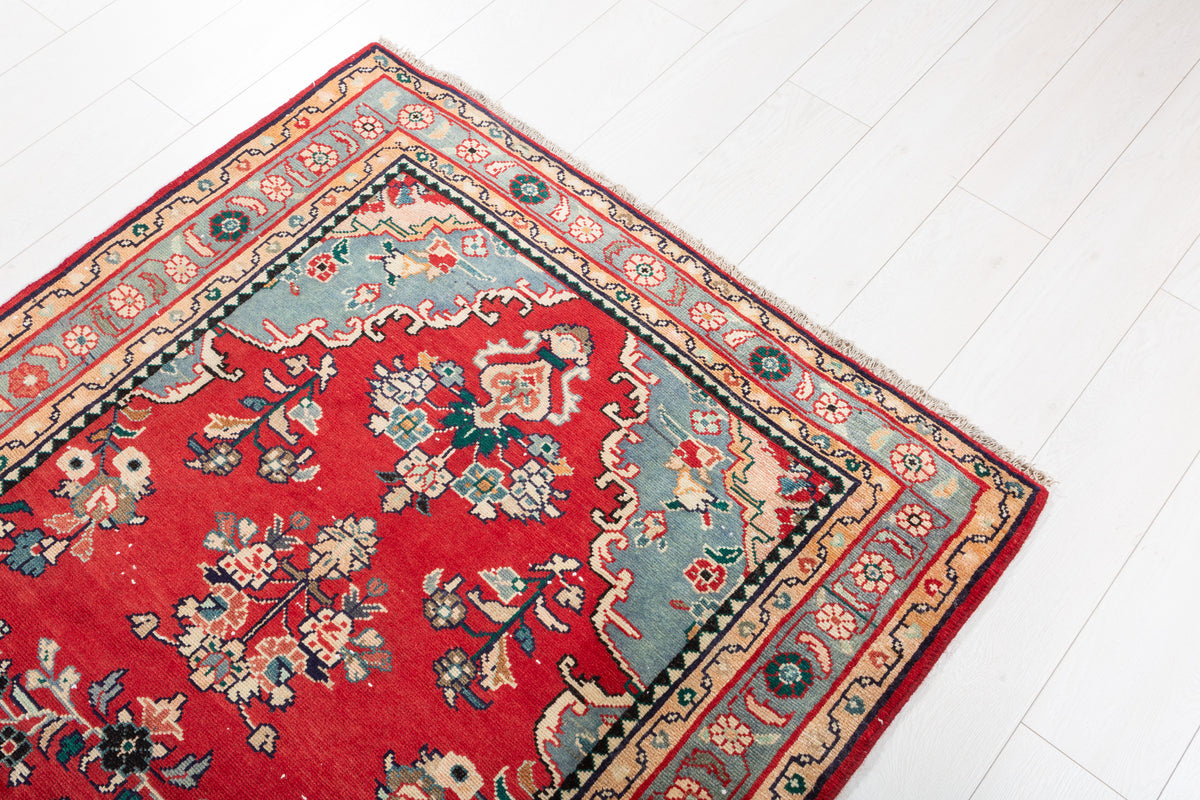 Vintage Floral Medallion Runner Rug, Red – 8' 9" x 3' 8" (267 x 111 cm)