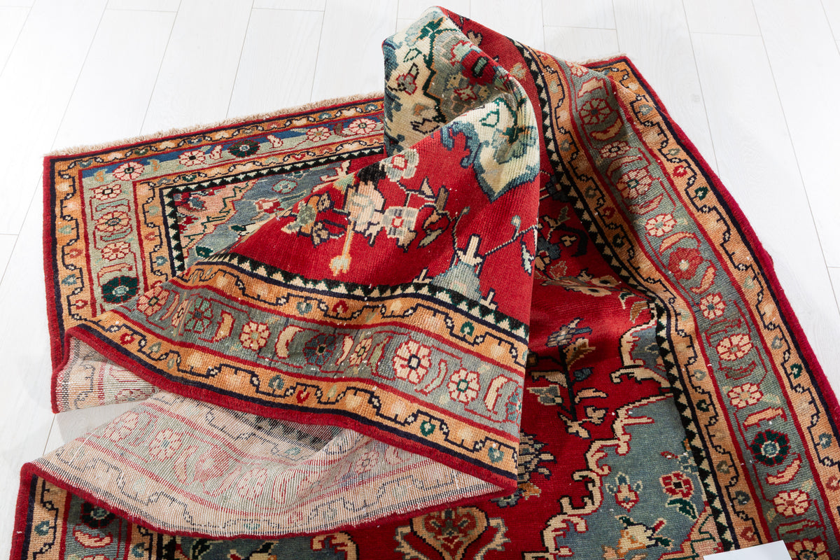 Vintage Floral Medallion Runner Rug, Red – 8' 9" x 3' 8" (267 x 111 cm)