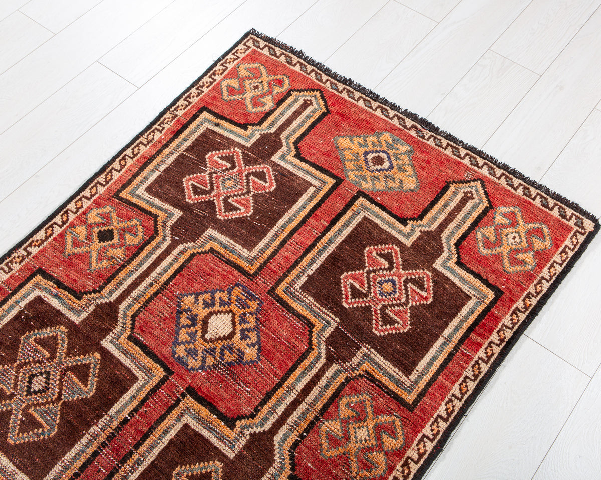Antique Red Hand-Knotted Wool Rug – 6' 5" x 2' 11" (195 x 90 cm)