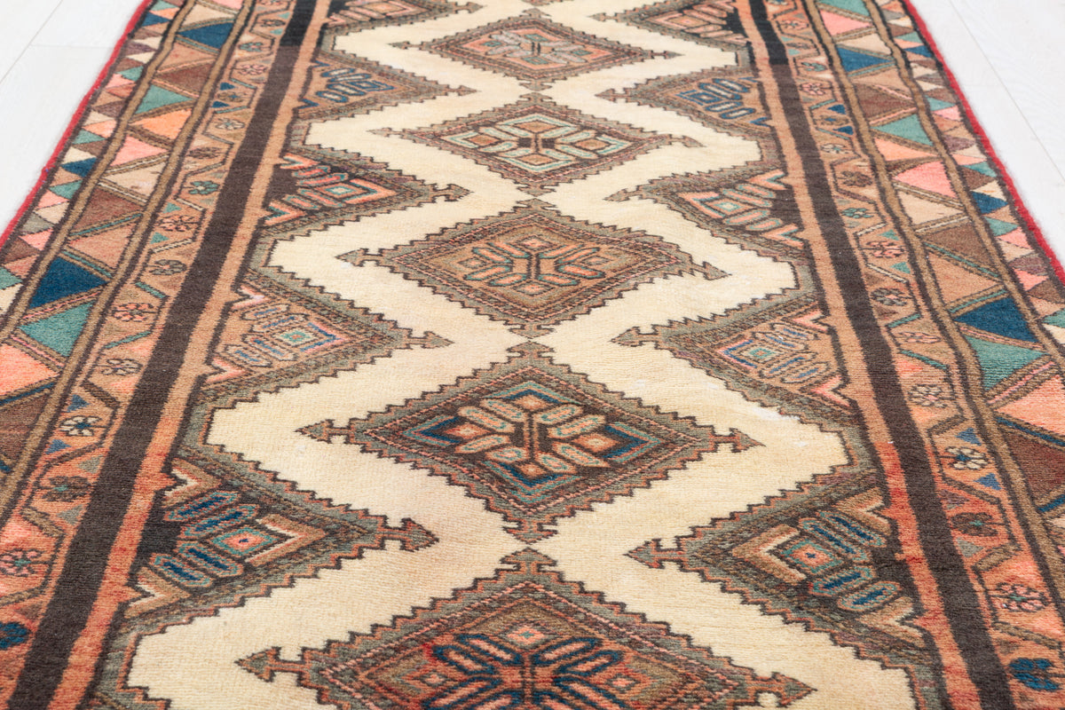 Vintage Geometric Lattice Narrow Runner Rug, Beige – 9' 3" x 2' 11" (283 x 88 cm)