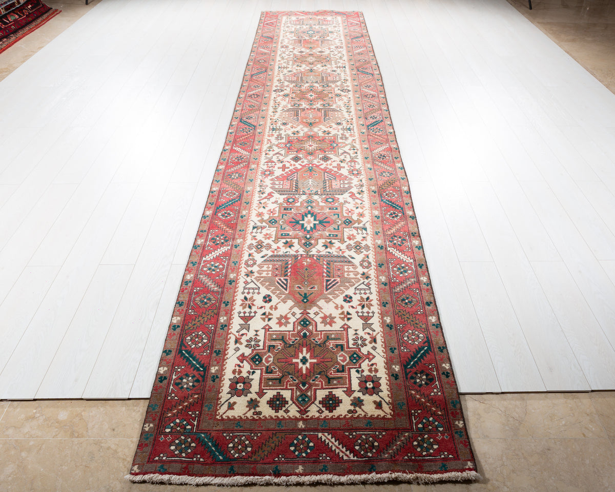 Vintage Beige & Muted Red Long Wool Runner – 14' 10" x 3' 2" (451 x 97 cm)