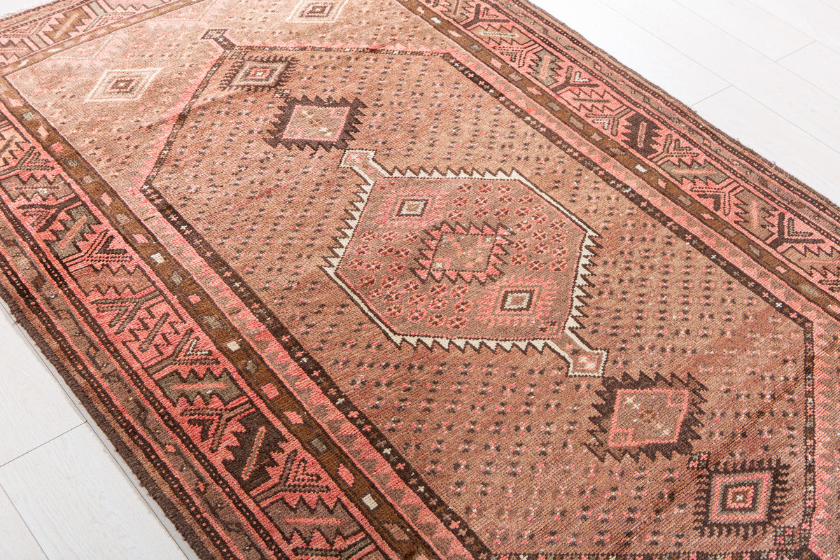 Vintage Hand-Knotted Wool Rug – 7' 1" x 4' 3" (216 x 130 cm)