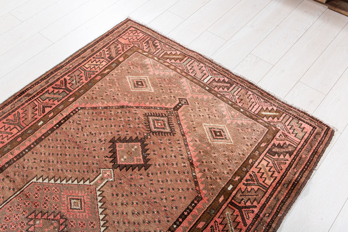 Vintage Hand-Knotted Wool Rug – 7' 1" x 4' 3" (216 x 130 cm)