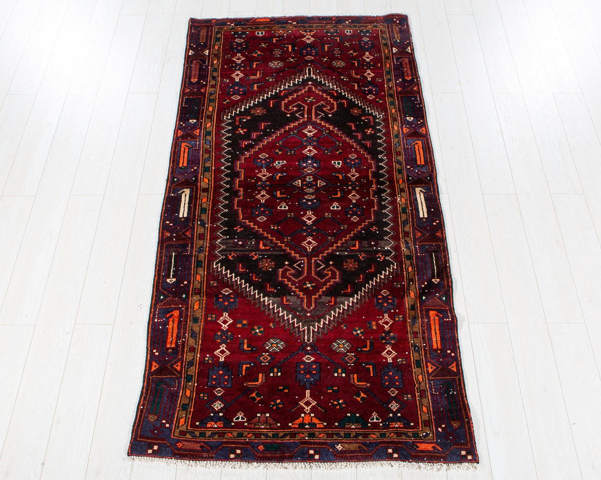 Vintage Red & Black Hand-Knotted Wool Rug – 7' 6" x 3' 10" (228 x 116 cm)