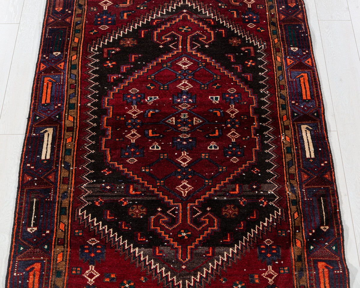 Vintage Red & Black Hand-Knotted Wool Rug – 7' 6" x 3' 10" (228 x 116 cm)