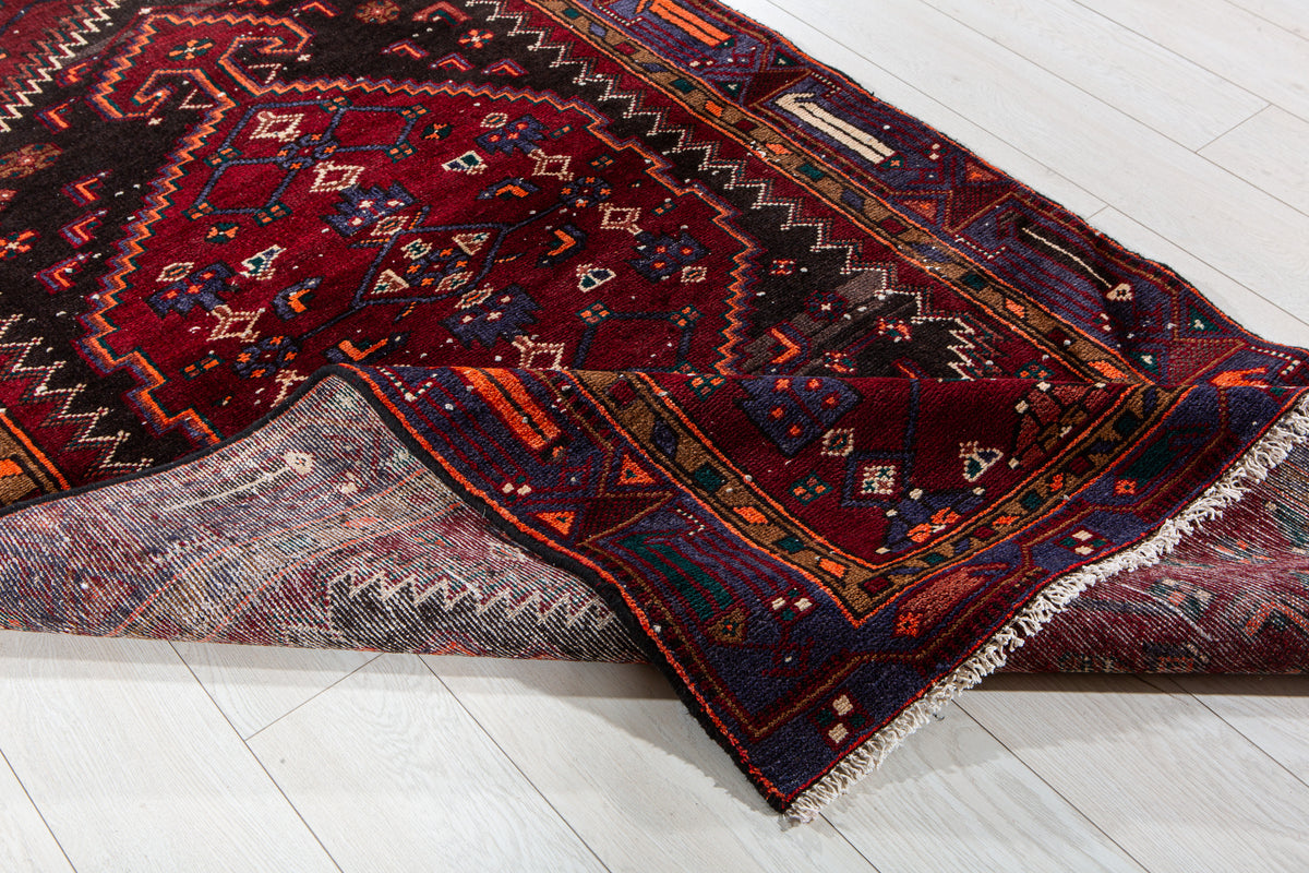 Vintage Red & Black Hand-Knotted Wool Rug – 7' 6" x 3' 10" (228 x 116 cm)