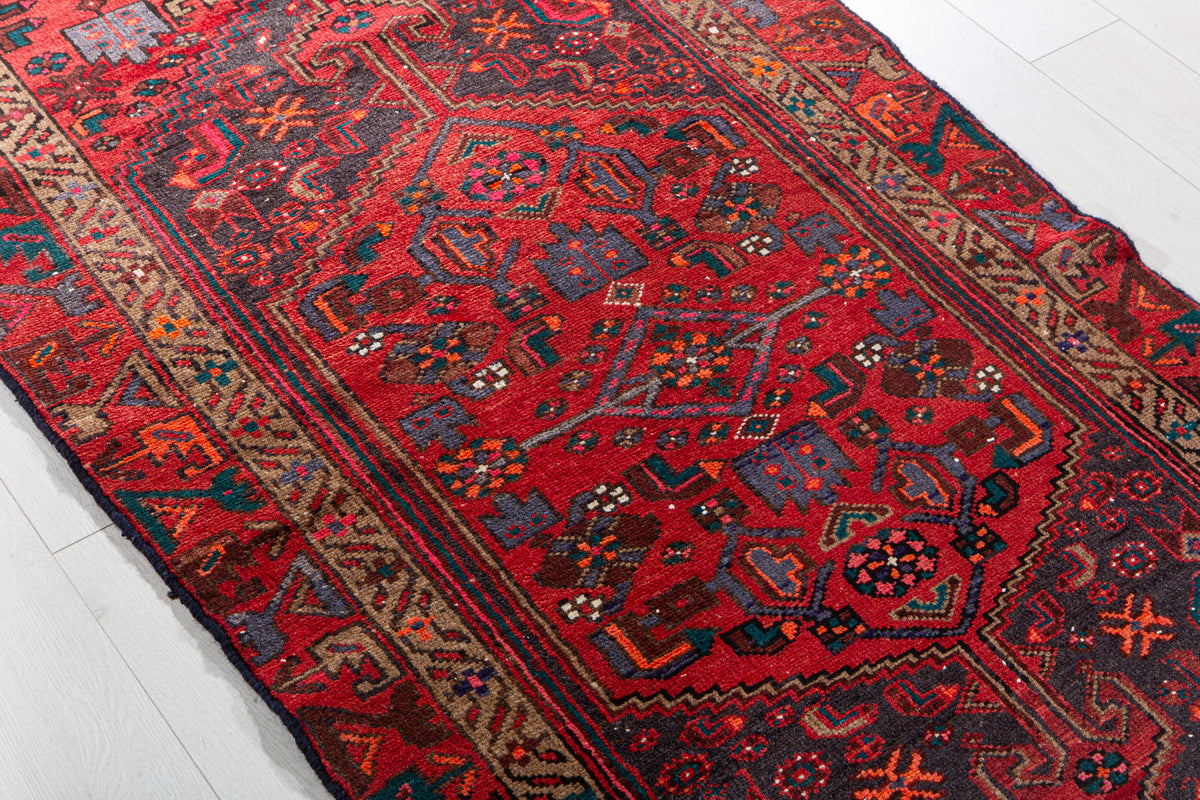 Vintage Red Hand-Knotted Wool Rug – 6' 1" x 3' 3" (186 x 98 cm)
