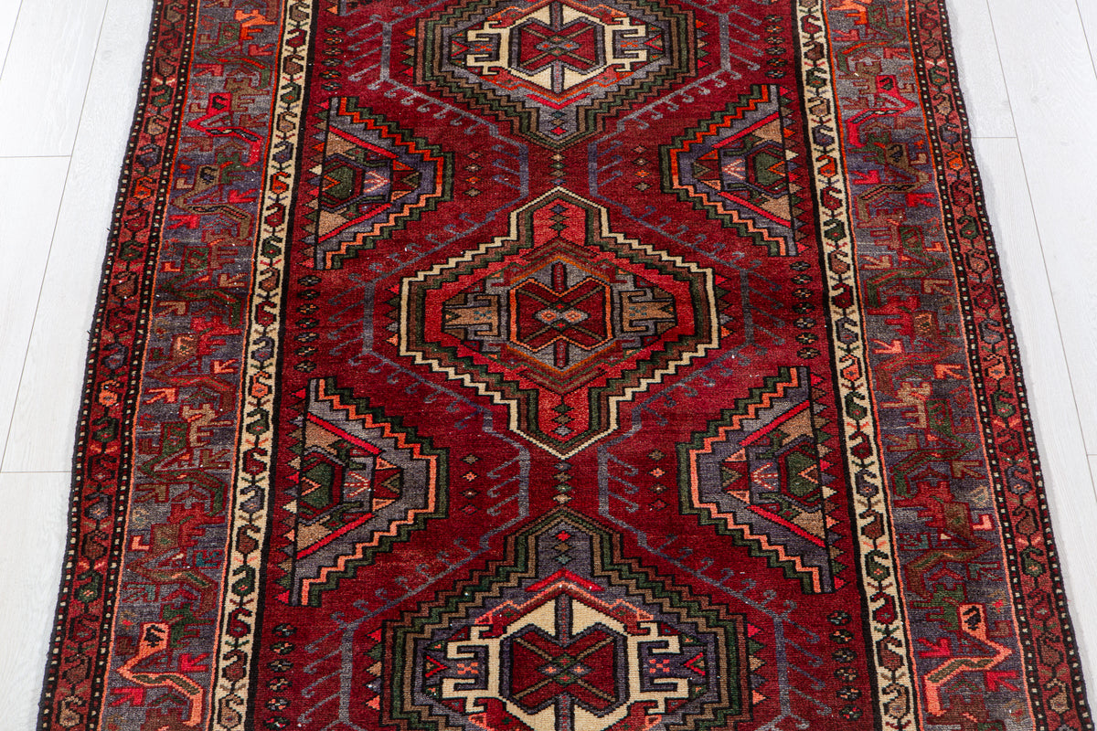Vintage Magenta Hand-Knotted Wool Rug – 6' 10" x 4' 3" (208 x 130 cm)
