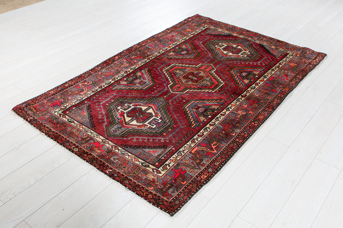 Vintage Magenta Hand-Knotted Wool Rug – 6' 10" x 4' 3" (208 x 130 cm)