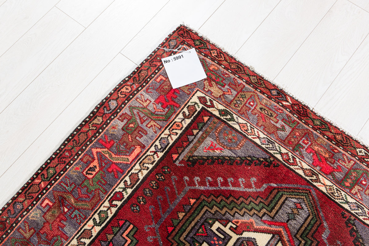 Vintage Magenta Hand-Knotted Wool Rug – 6' 10" x 4' 3" (208 x 130 cm)