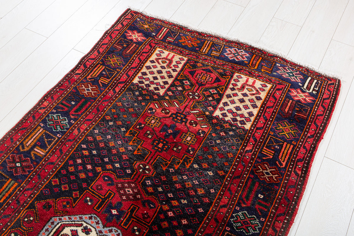Vintage Navy Blue & Red Hand-Knotted Wool Rug – 7' 3" x 3' 6" (221 x 107 cm)