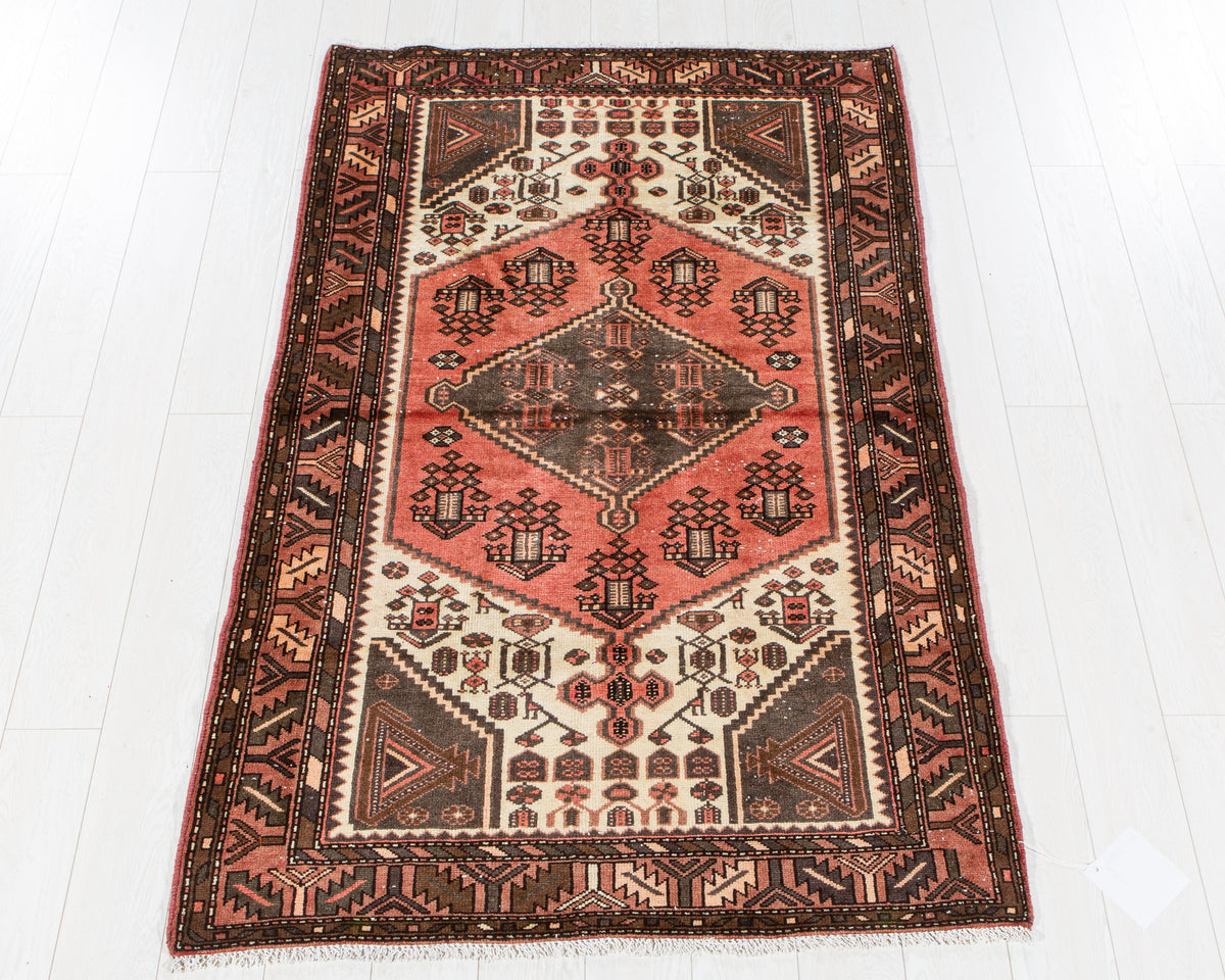 Vintage Coral Hand-Knotted Wool Rug – 6' 3" x 3' 10" (191 x 118 cm)