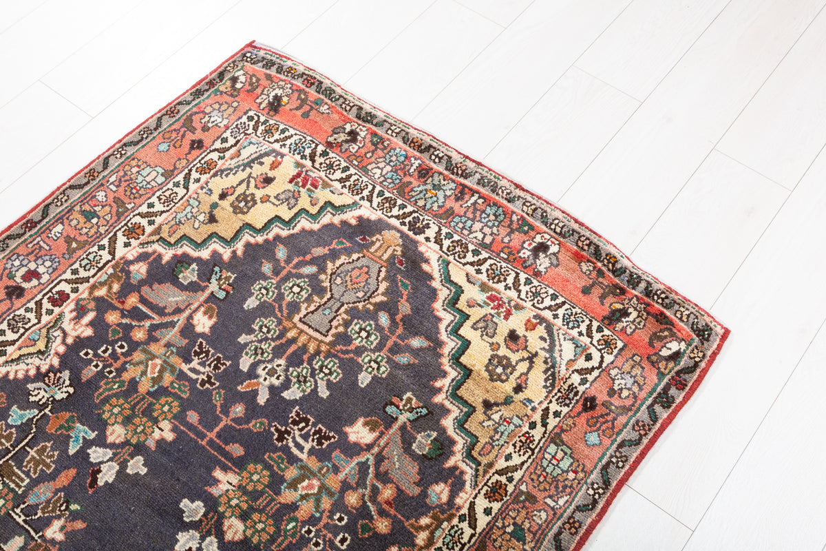 Vintage Runner Rug, Faded Navy – 9' 3" x 3' 4" (283 x 101 cm)