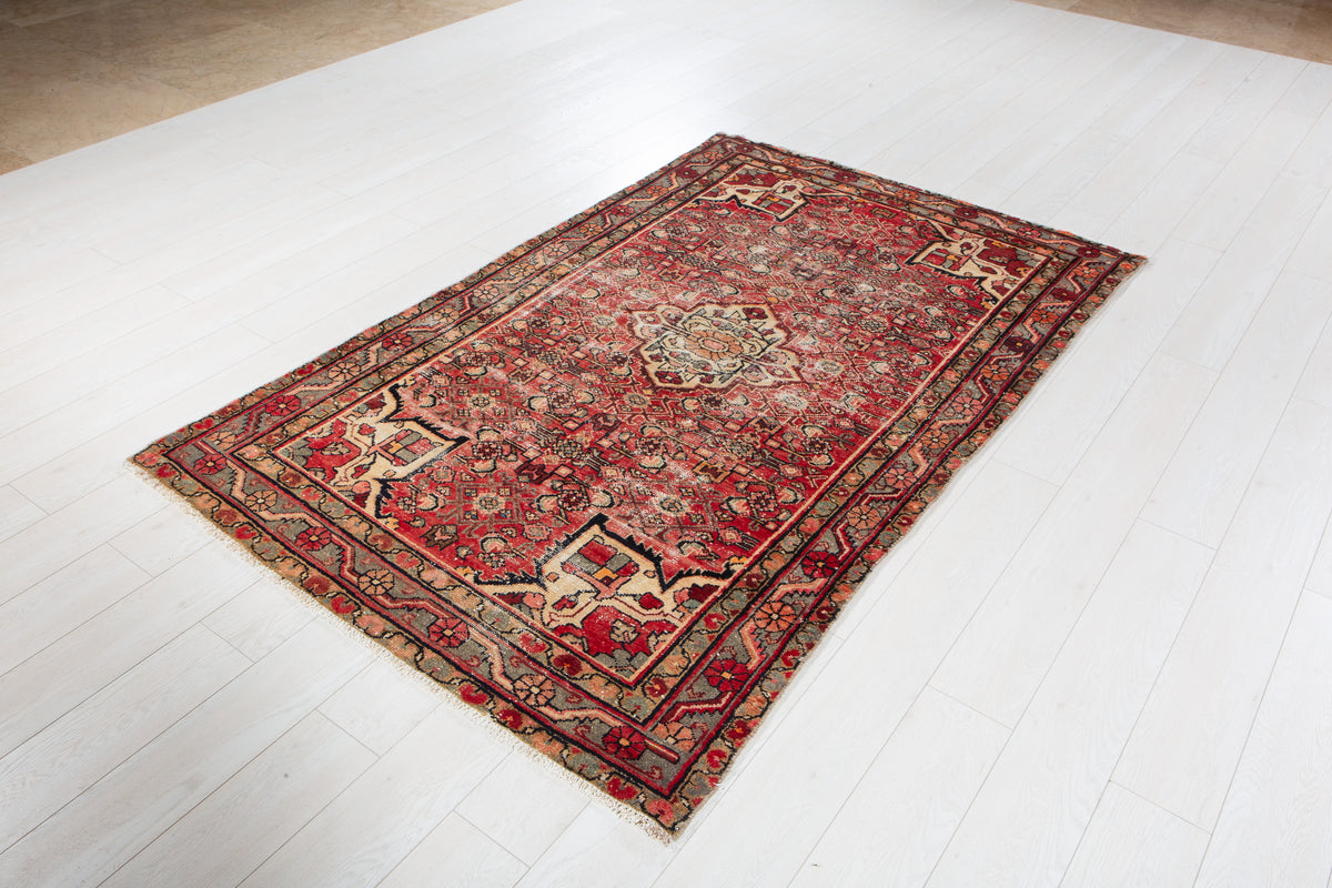Tapis ancien en laine nouée à la main, rouge – 6' 11" x 4' 3" (211 x 130 cm)
