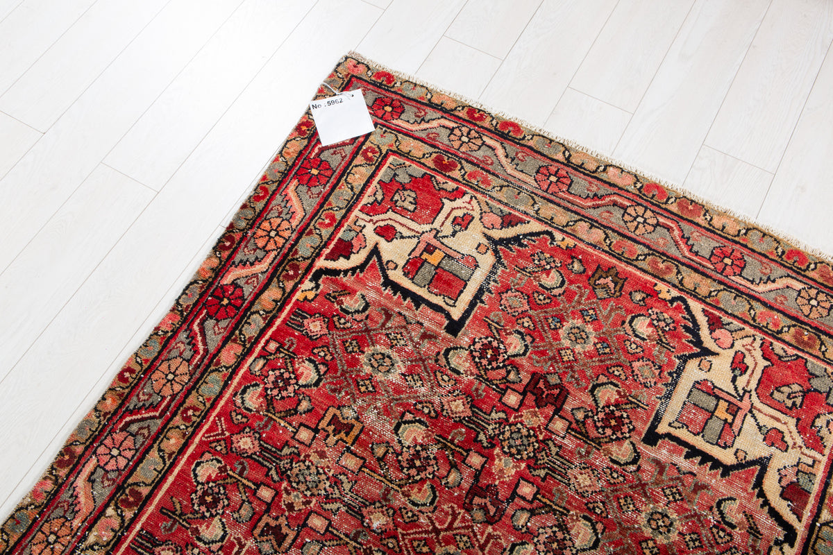 Tapis ancien en laine nouée à la main, rouge – 6' 11" x 4' 3" (211 x 130 cm)