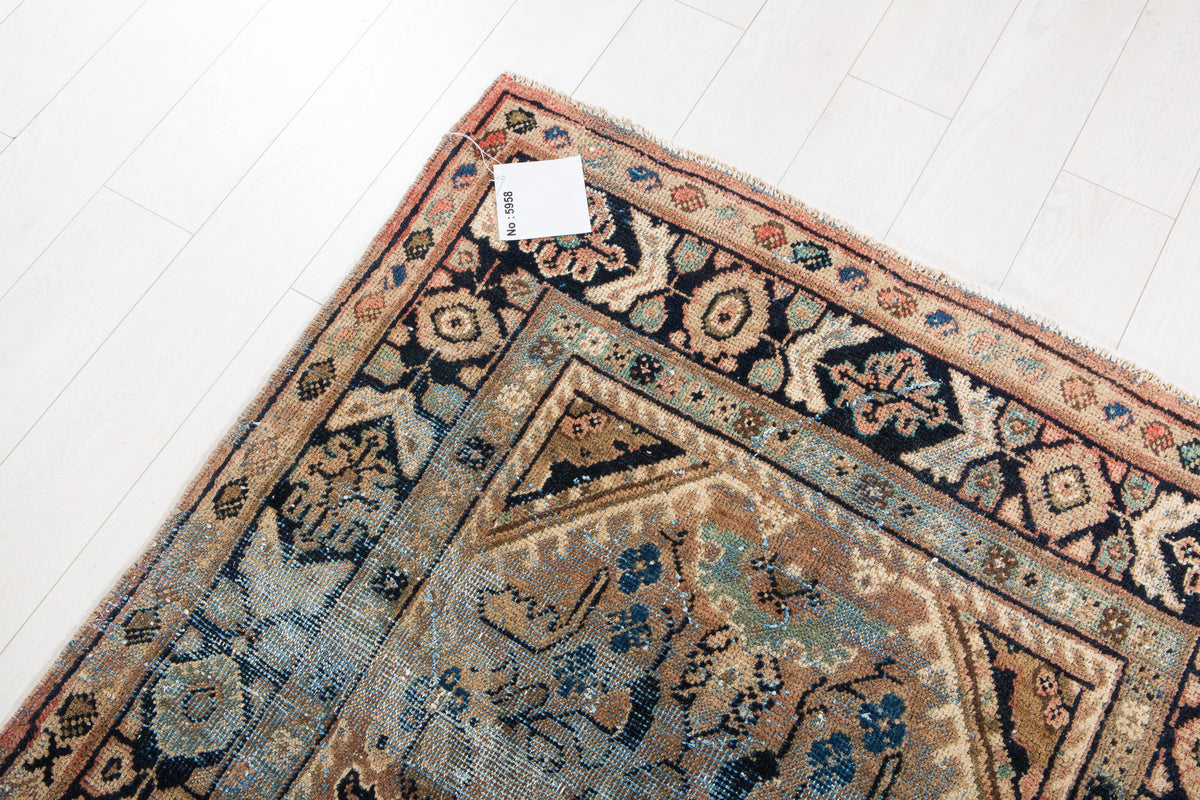 Tapis ancien en laine nouée à la main, rouille orangé – 7' 8" x 3' 10" (234 x 118 cm)