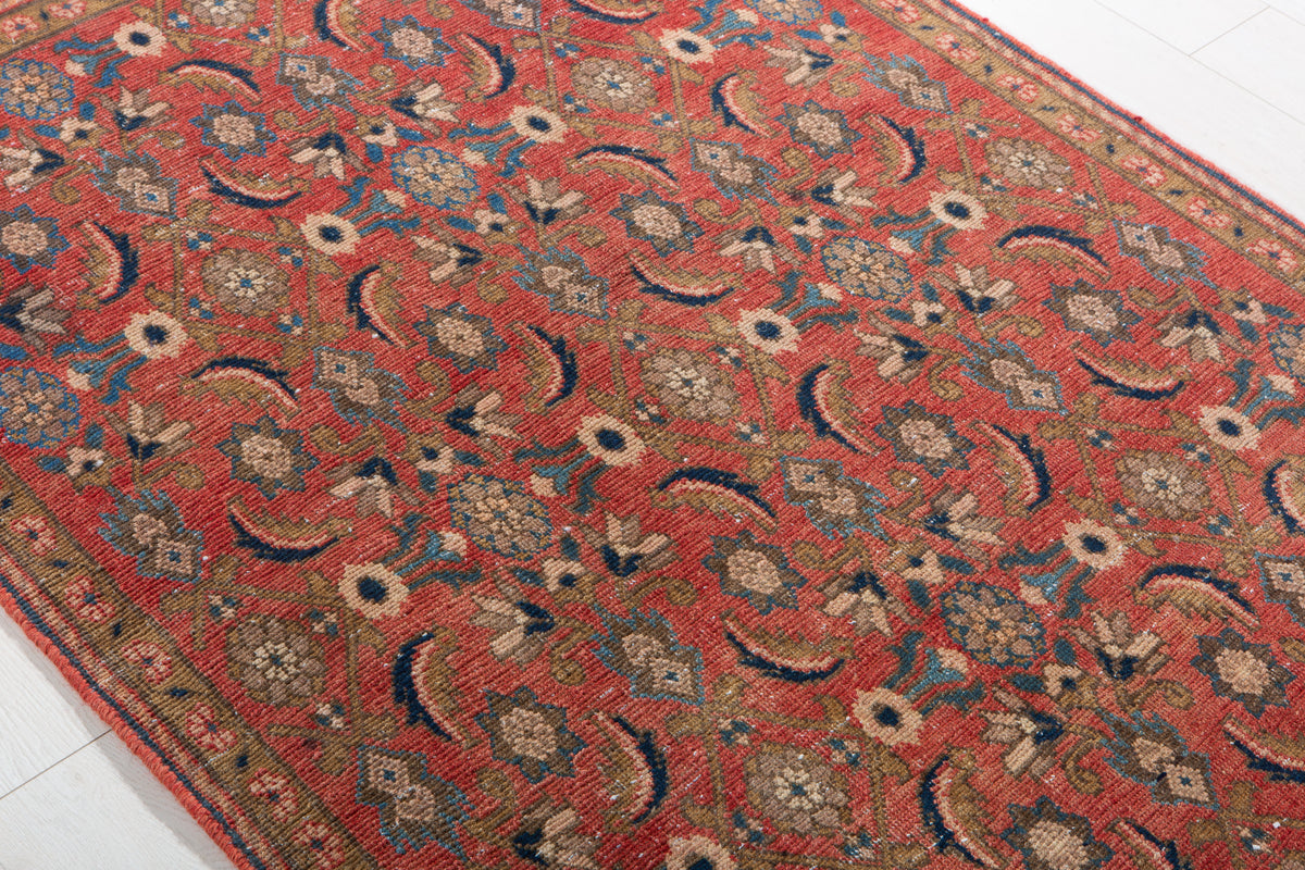 Antique Faded Coral Red Hand-Knotted Wool Rug – 5' 6" x 3' 11" (167 x 120 cm)