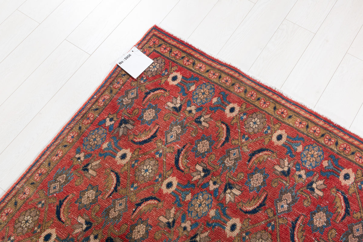 Antique Faded Coral Red Hand-Knotted Wool Rug – 5' 6" x 3' 11" (167 x 120 cm)