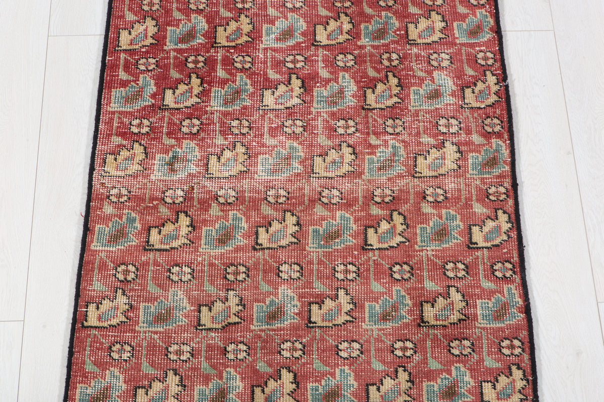 Tapis ancien en laine nouée à la main, rouge délavé – 4' 0" x 2' 7" (122 x 80 cm)