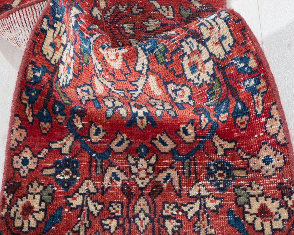 Small Antique Red Rug – 4' 0" x 1' 8" (123 x 51 cm)