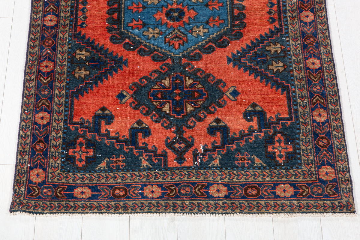 Small Vintage Orange-Red & Blue Rug – 5' 1" x 3' 6" (154 x 107 cm)