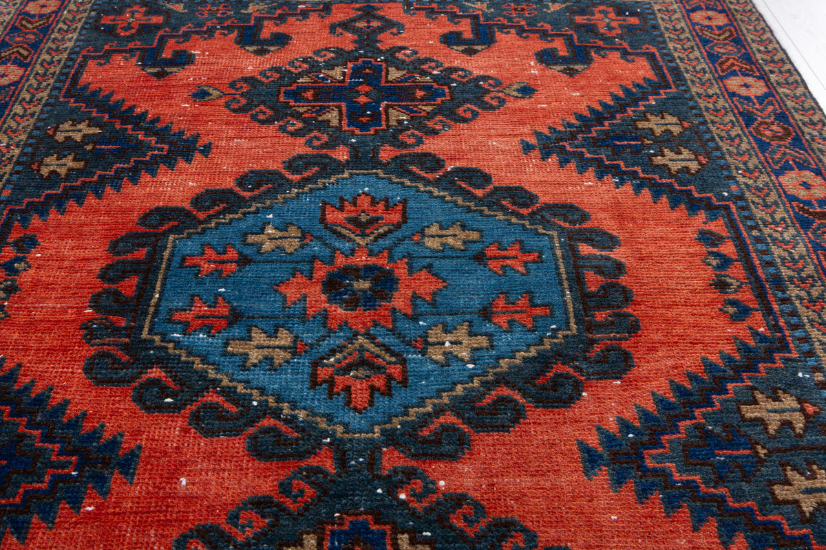 Small Vintage Orange-Red & Blue Rug – 5' 1" x 3' 6" (154 x 107 cm)
