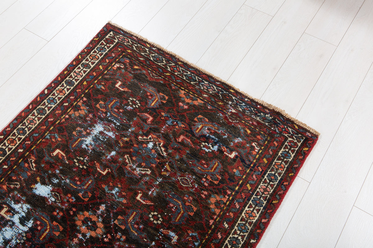 Small Antique Black Rug – 4' 7" x 3' 1" (139 x 95 cm)