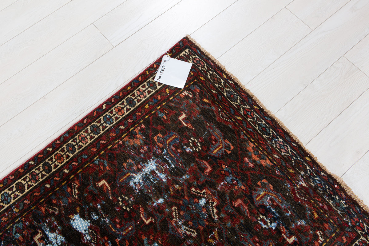 Small Antique Black Rug – 4' 7" x 3' 1" (139 x 95 cm)