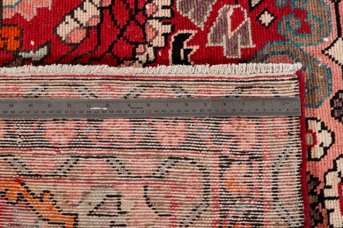Small Vintage Red Rug – 5' 3" x 3' 7" (161 x 109 cm)