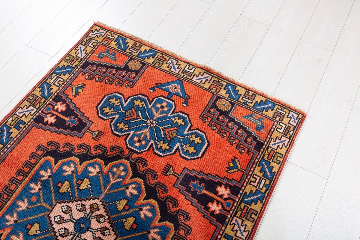 Small Vintage Orange-Red & Blue Rug – 5' 0" x 3' 2" (152 x 97 cm)