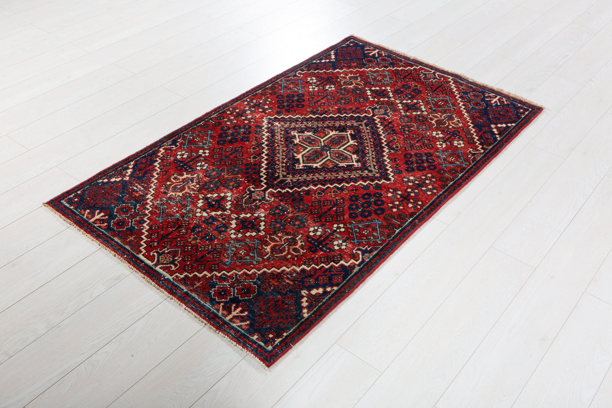 Small Antique Red Rug – 5' 5" x 3' 1" (165 x 95 cm)