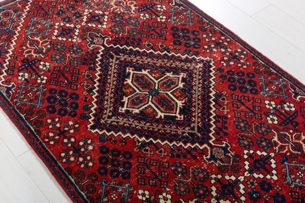 Small Antique Red Rug – 5' 5" x 3' 1" (165 x 95 cm)