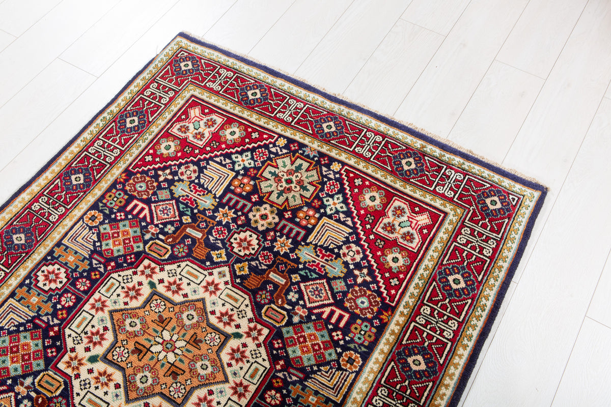 Small Vintage Navy Blue Rug – 4' 11" x 3' 7" (149 x 108 cm)