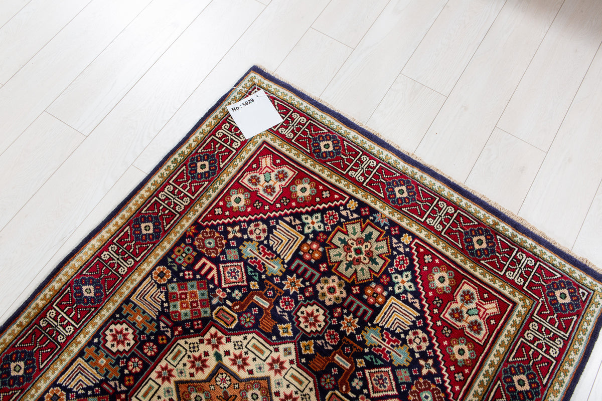 Small Vintage Navy Blue Rug – 4' 11" x 3' 7" (149 x 108 cm)