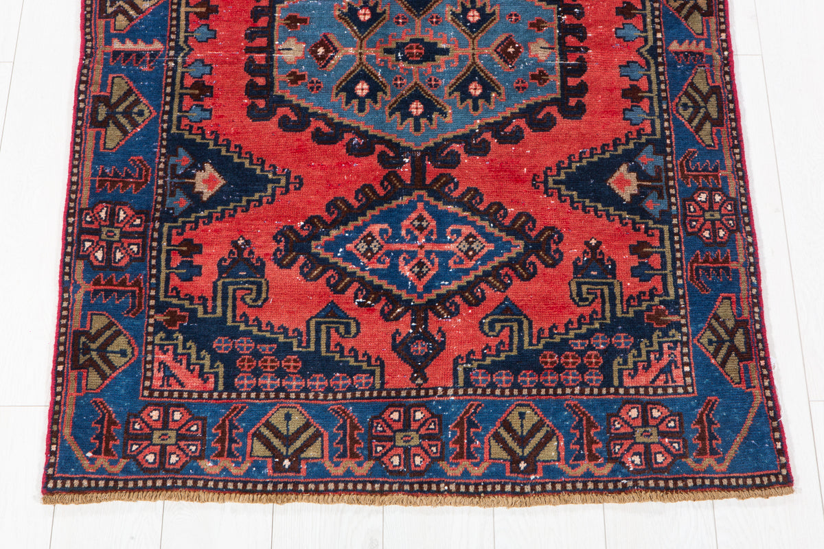 Small Vintage Orange-Red & Blue Rug – 5' 0" x 3' 4" (153 x 101 cm)