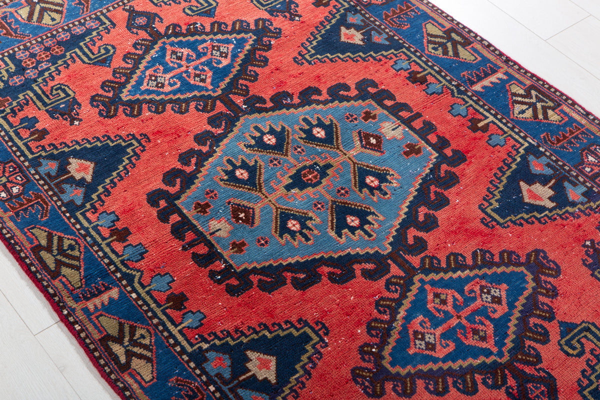 Small Vintage Orange-Red & Blue Rug – 5' 0" x 3' 4" (153 x 101 cm)