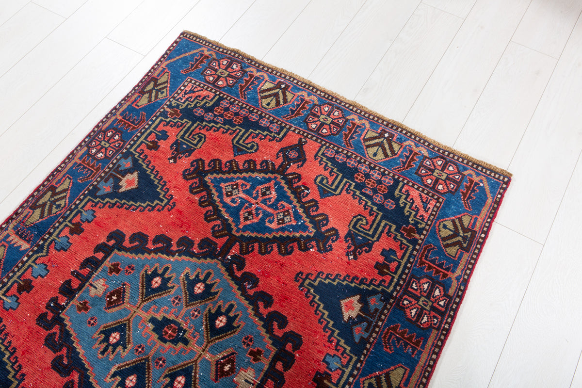 Small Vintage Orange-Red & Blue Rug – 5' 0" x 3' 4" (153 x 101 cm)