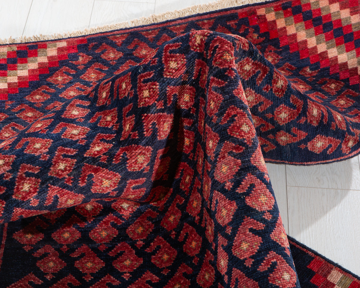 Small Antique Navy Blue Rug – 4' 8" x 3' 1" (142 x 93 cm)