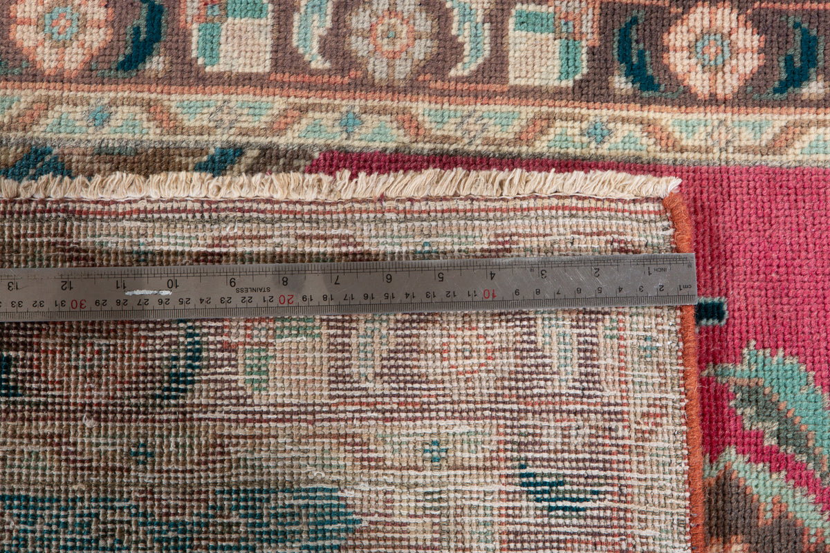 Small Antique Magenta Rug – 4' 11" x 3' 3" (150 x 98 cm)