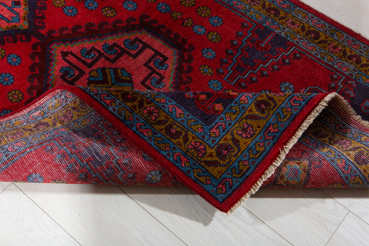 Small Vintage Red, Pink & Blue Rug – 5' 2" x 3' 6" (157 x 106 cm)