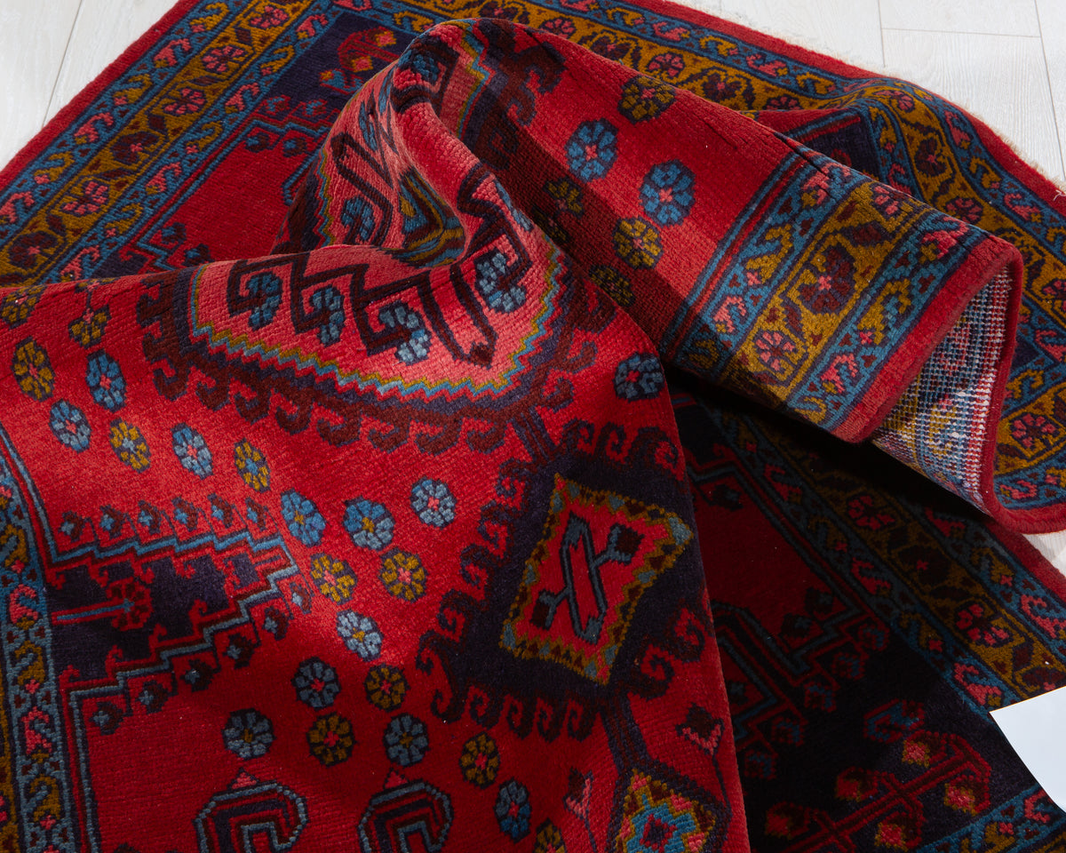 Small Vintage Red, Pink & Blue Rug – 5' 2" x 3' 6" (157 x 106 cm)