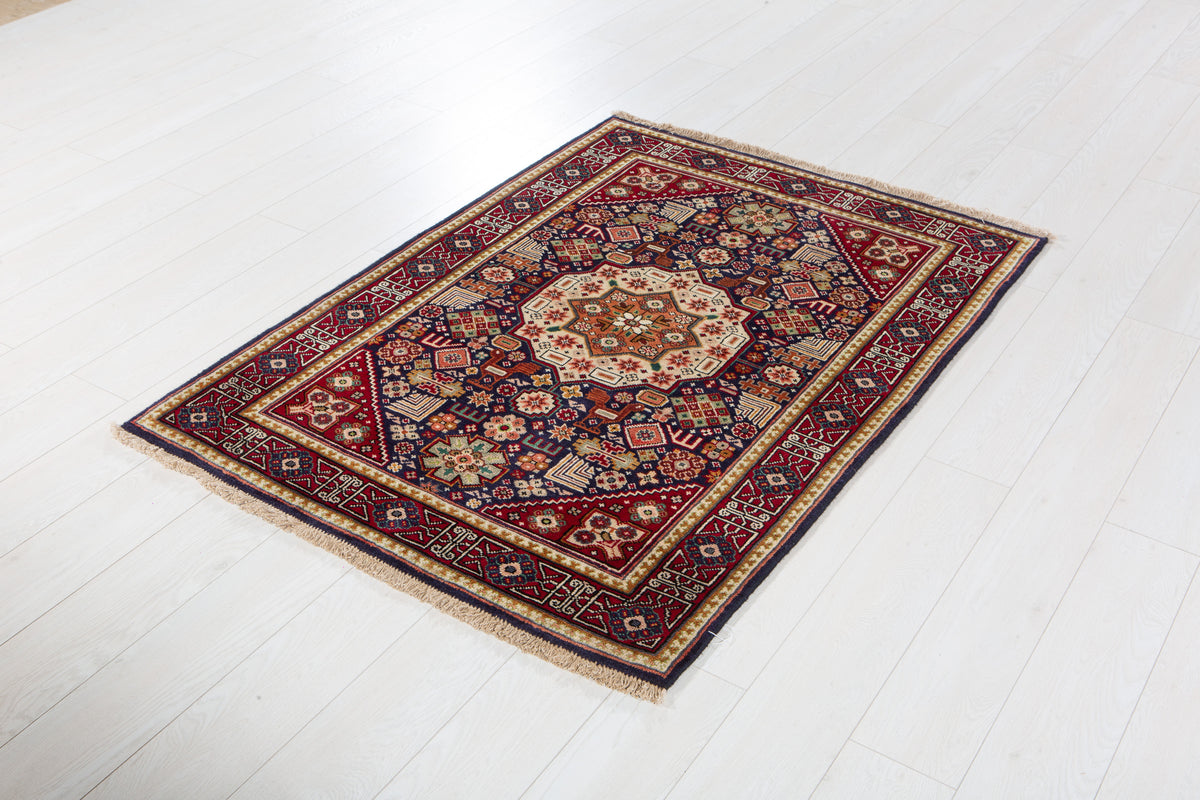 Small Vintage Navy Blue Rug – 4' 11" x 3' 5" (149 x 105 cm)