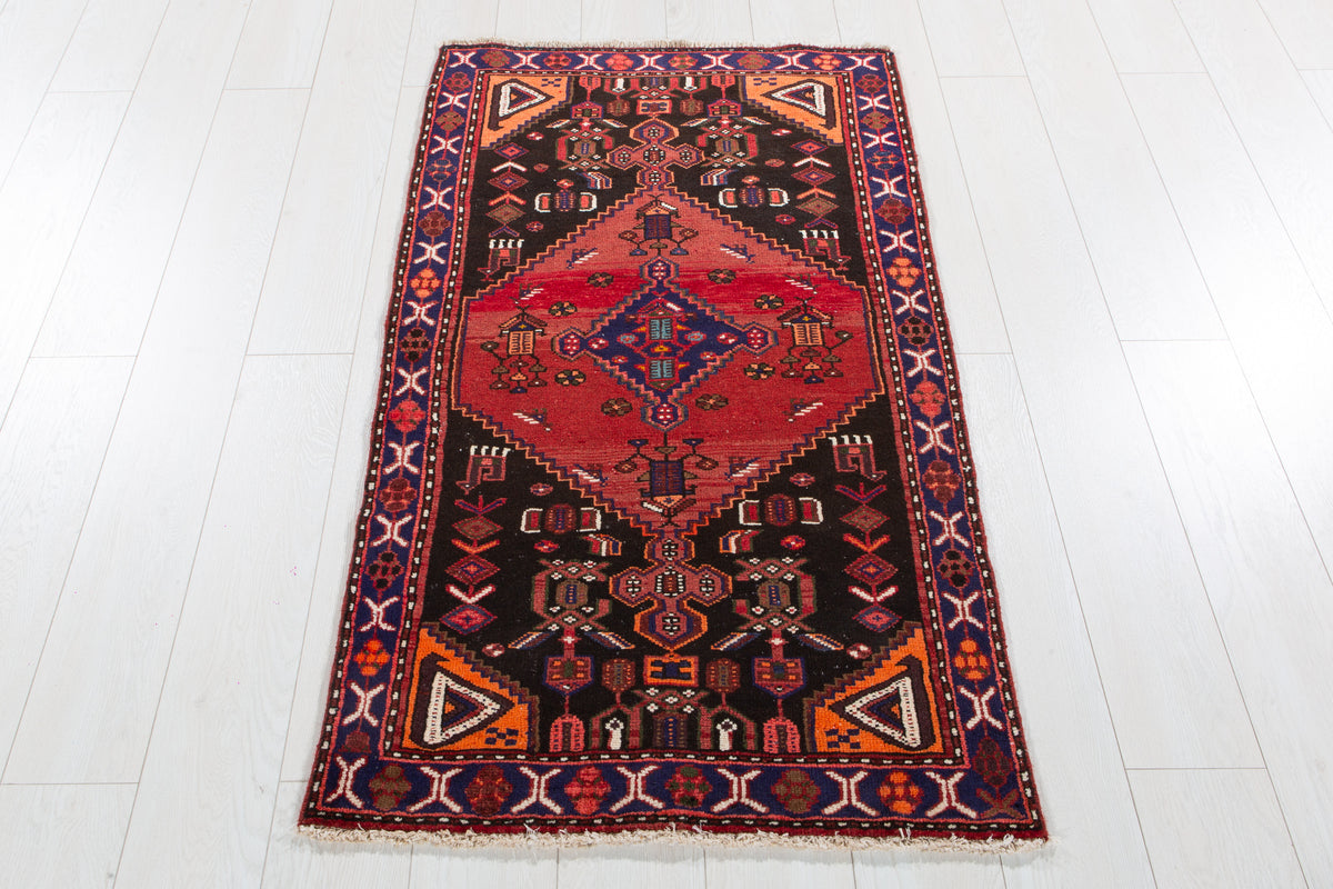 Small Vintage Red & Black Rug – 4' 6" x 2' 6" (137 x 76 cm)
