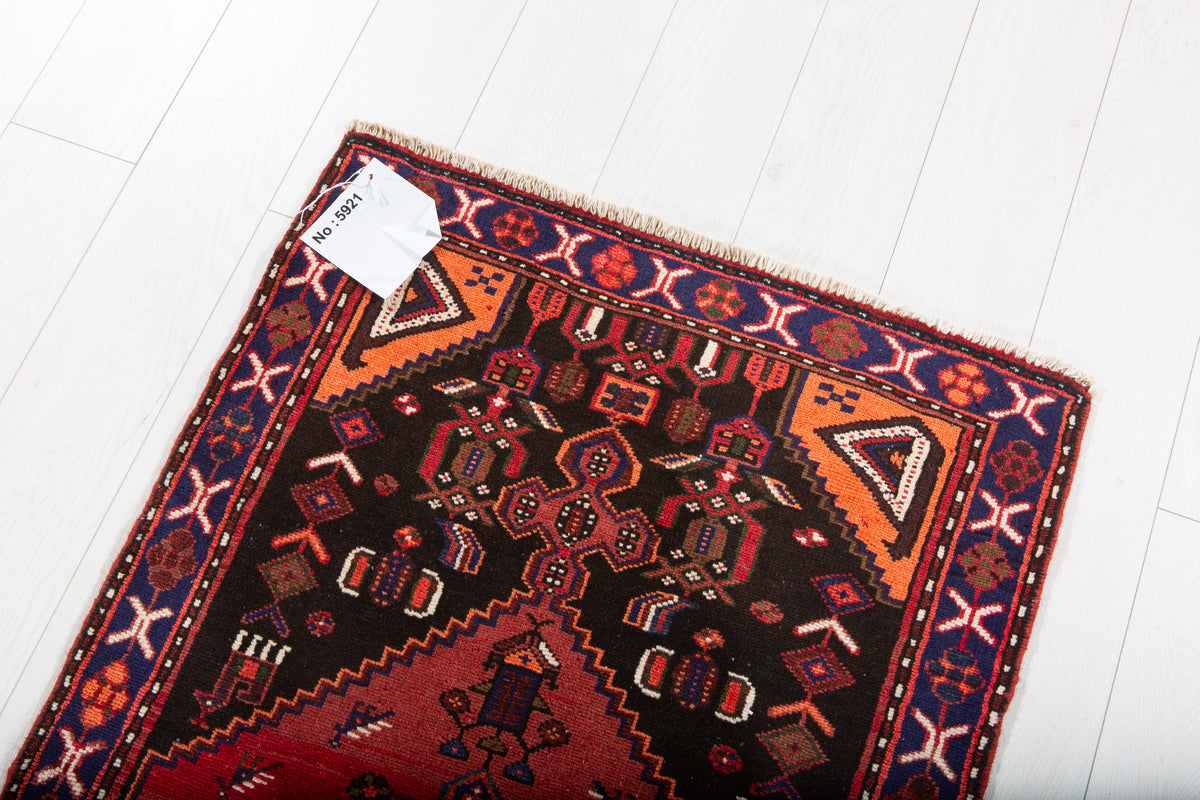 Small Vintage Red & Black Rug – 4' 6" x 2' 6" (137 x 76 cm)