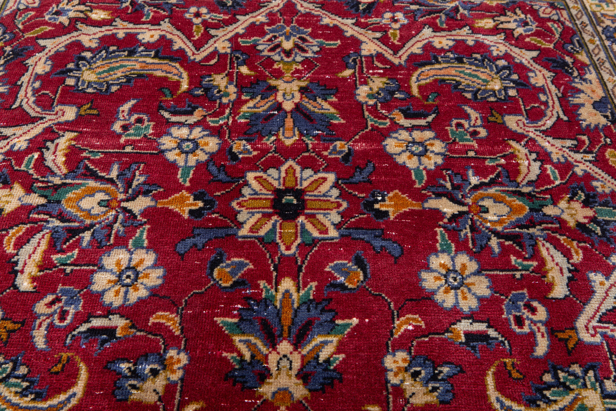 Small Antique Red Rug – 3' 7" x 3' 4" (110 x 101 cm)