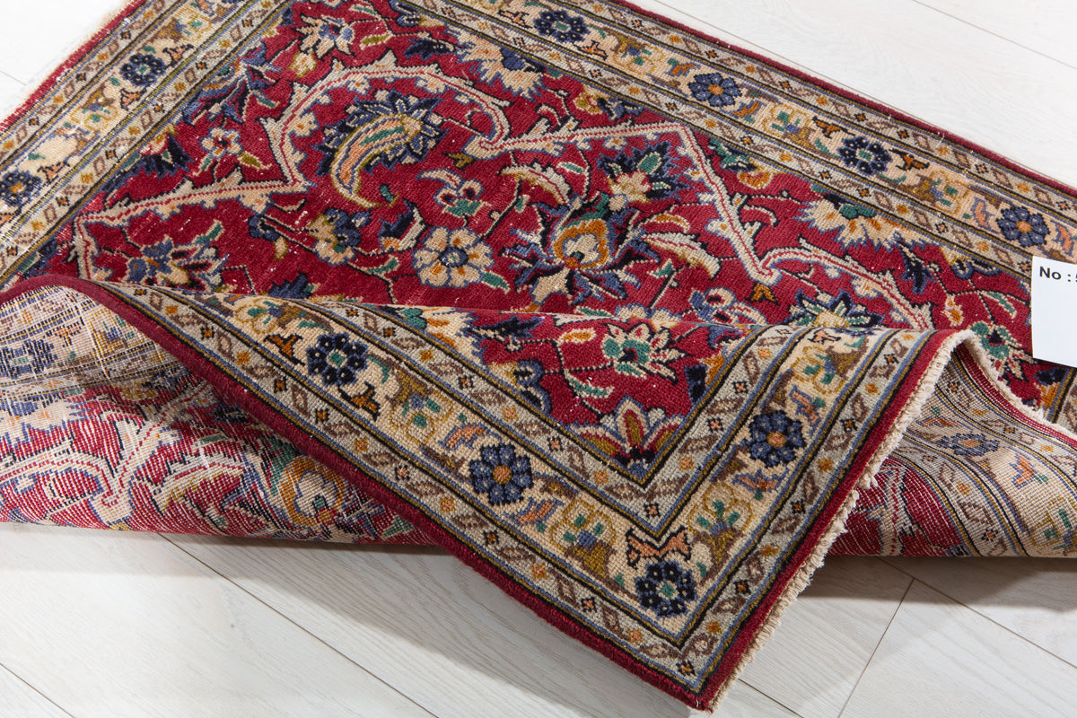 Small Antique Red Rug – 3' 7" x 3' 4" (110 x 101 cm)
