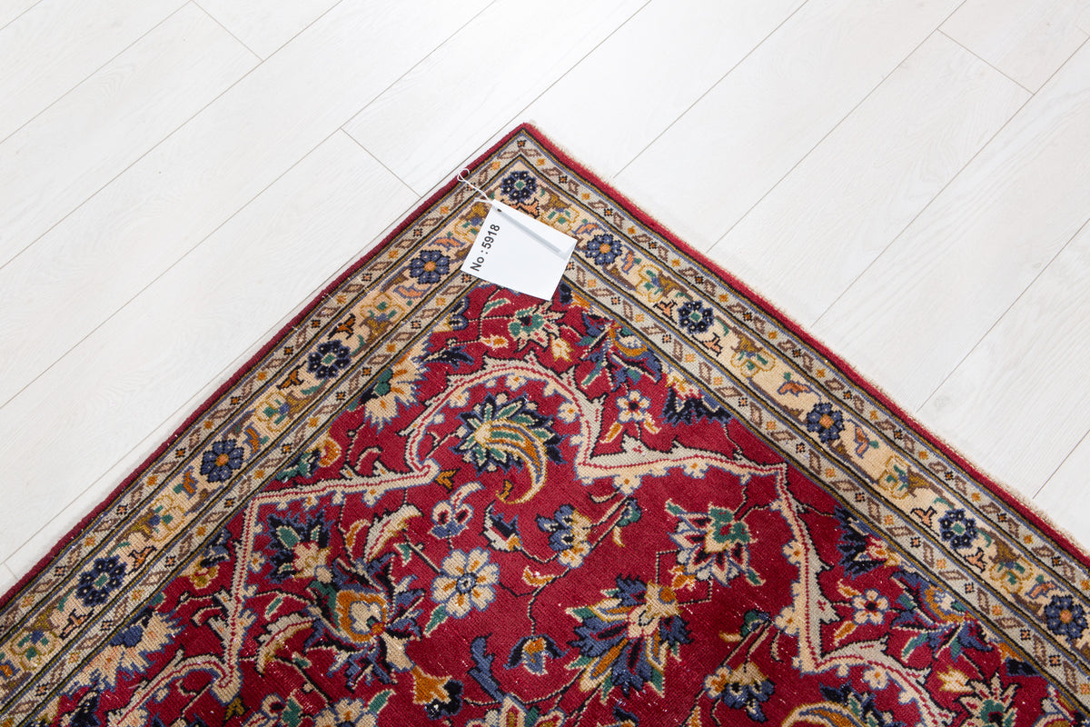 Small Antique Red Rug – 3' 7" x 3' 4" (110 x 101 cm)