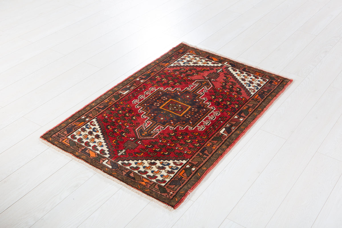 Small Vintage Red Rug – 4' 0" x 2' 7" (123 x 78 cm)